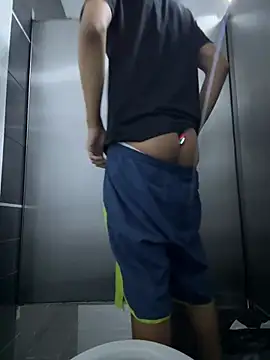 TonnyBottom Live XXX-chat