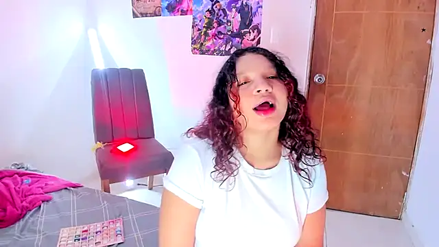 دردشة Emily_Coper18 الجنسية المباشرة
