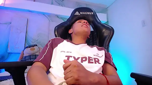 Živý XXX chat Thiago_Knox
