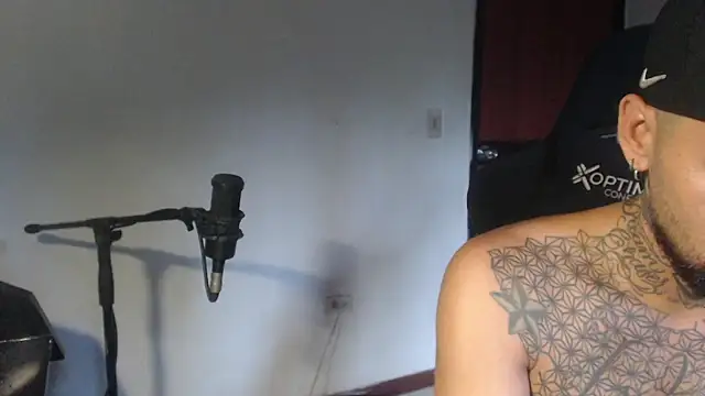 Živý XXX chat ROOKERT