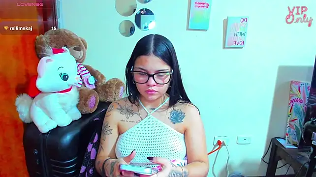 Chat +18 de angelina_77 ao vivo