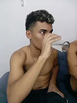 ARES_DAM লাইভ XXX চ্যাট