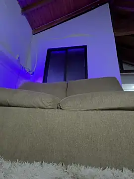 EmmaRoux_ Chat XXX in diretta