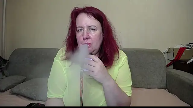 NikolRedMilf's Live XXX Chat