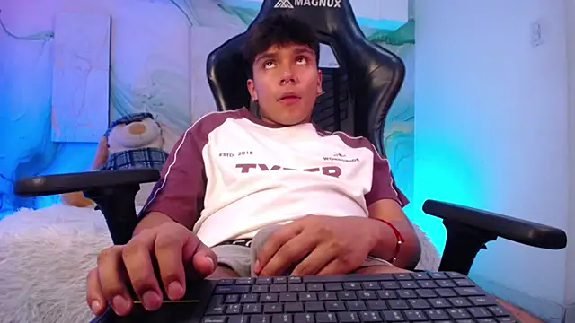 Chatroom XXX en direct de Thiago_Knox