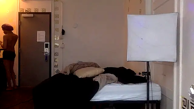 Diodre_Benyoon Show in webcam