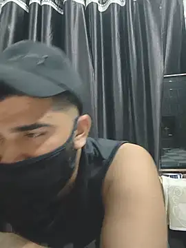 BeardKingoBack's Live XXX Chat