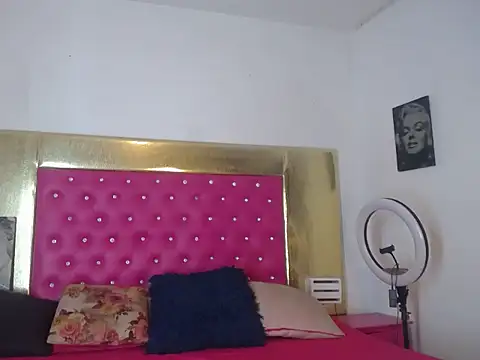 eylen_bigcock33's Live XXX Chat