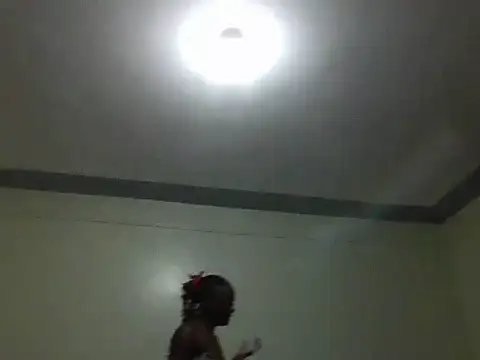 Smalltittsbigass লাইভ XXX চ্যাট