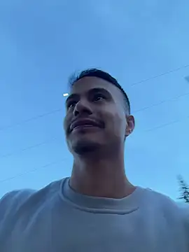 Živý XXX chat DOMINICKVEGAS77