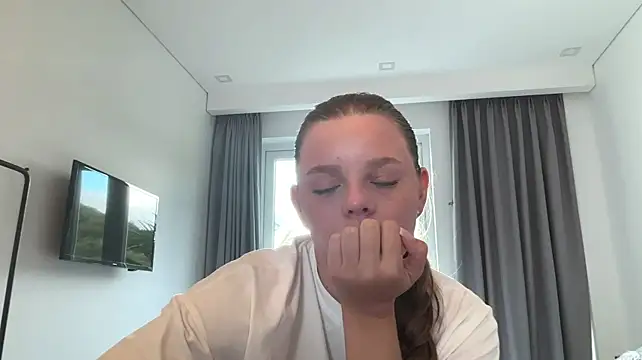 AmieLendor Chat XXX live