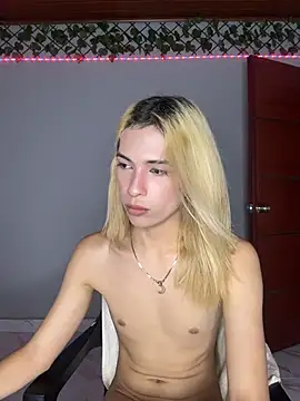 LarryCraftn Live XXX chat