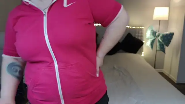 XXX chat uživo modela BonnnyBoobsy