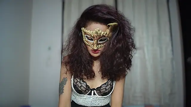 دردشة ScarletSeductive الجنسية المباشرة