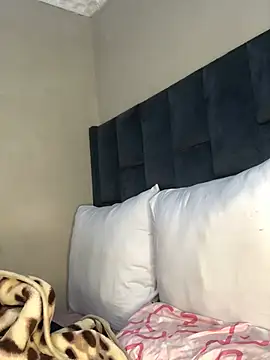 Nicole-Liam- Live XXX-Chat