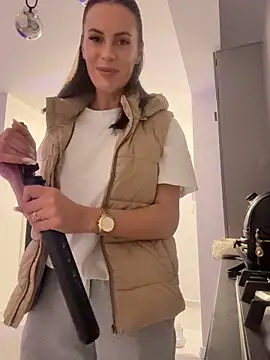 XXX chat uživo modela _JessyRey_