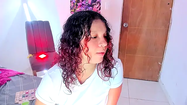 Emily_Coper18 Live XXX-chat