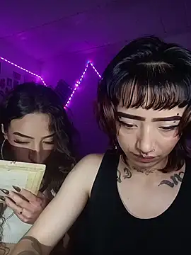 XXX chat uživo modela AlexxaAndRileyy
