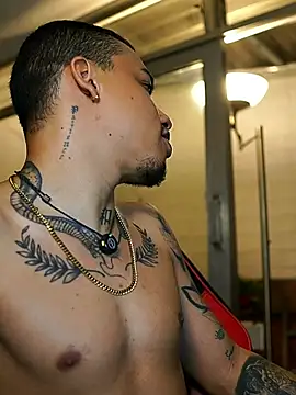 XXX chat uživo modela AlphaMasterXxx