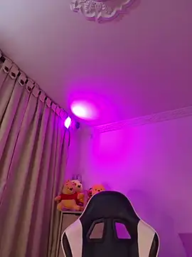 shanel_taylor Adlı Modelin Canlı XXX Sohbeti