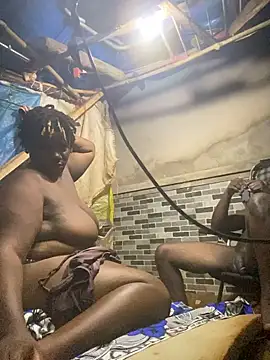 Obolo12's Live XXX Chat