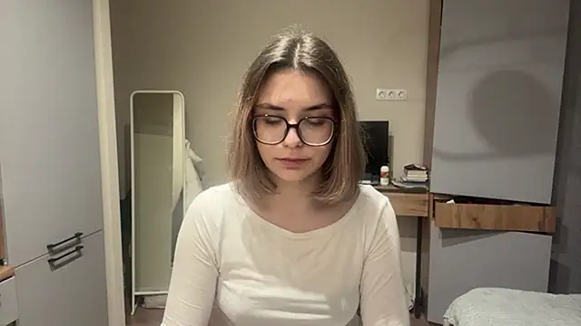 AnnaVelvetFire Adlı Modelin Canlı XXX Sohbeti