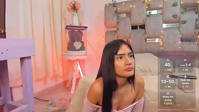 Онлайн чат XXX NohaNicole