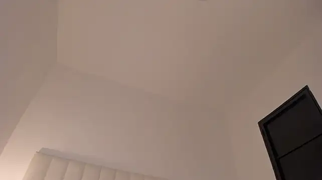 Hannahx__ Show in webcam