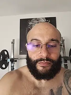 צ'אט XXX בשידור חי של Luke__09