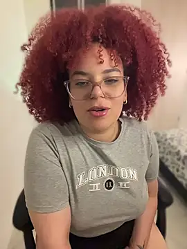 Chatroom XXX en direct de Leyah__