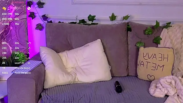 Chat +18 de ItsFeliDoll ao vivo