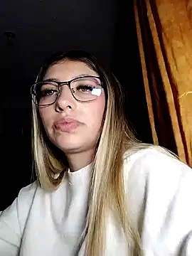 AliceTeenager___'s Live XXX Chat