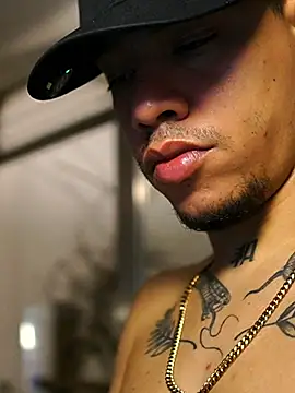 AlphaMasterXxx Live XXX-chat