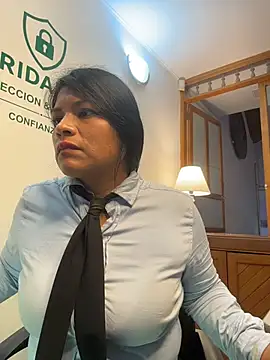 Emilly__Bown_n Live XXX chat
