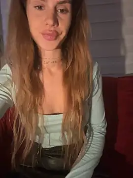 Chat +18 de EmiliaCatalina ao vivo