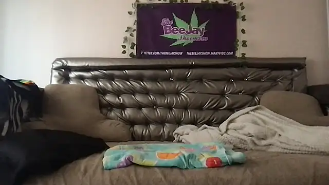XXX chat uživo modela TheBeeJayShow