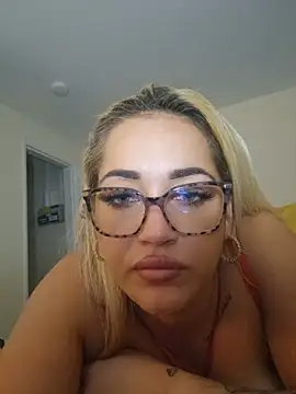 ArabellaLuxx: онлайн-секс-чат