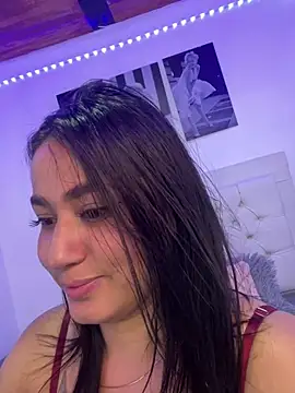 Brenda_Kiss_ Adlı Modelin Canlı XXX Sohbeti