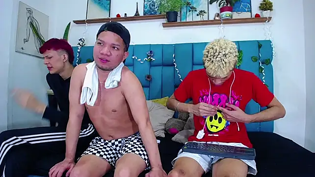 Dirty3someGuys Live XXX Chat