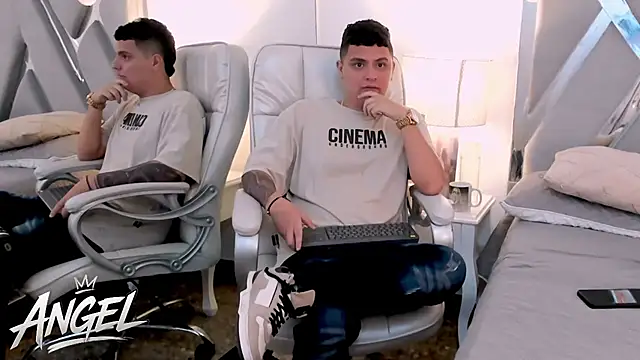 Онлайн чат XXX AngelBlue__