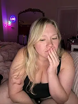 PiggyRose Chat XXX live