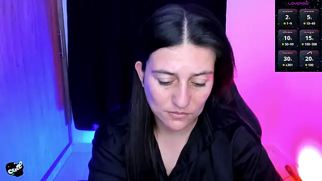 Saskyaa Chat XXX live