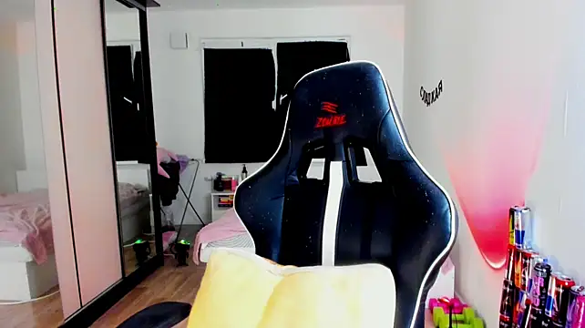 Chat +18 de your_tora ao vivo