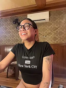 Chat +18 de alcyone_hilton ao vivo