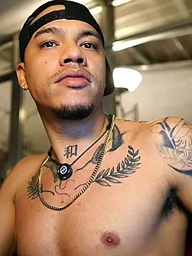 AlphaMasterXxxn Live XXX chat