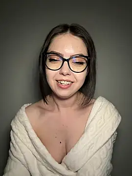 צ'אט XXX בשידור חי של KaylaLewyss