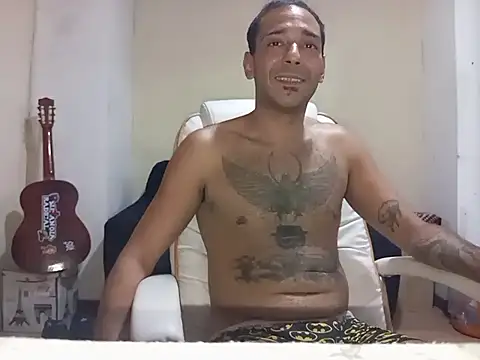 HotLatinoBR's Live XXX Chat