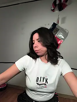 ivihetaira XXX чат на живо