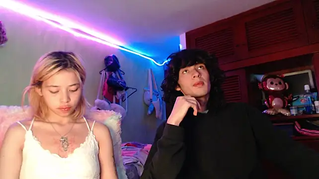 MixiPeach: απευθείας συνομιλία ΧΧΧ