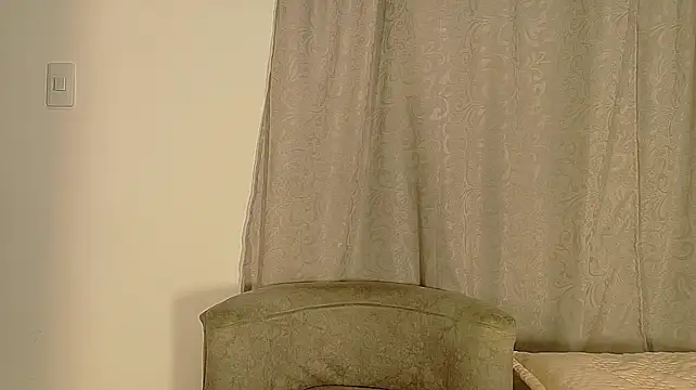 Chat XXX ao vivo de SEIJAKU_SEGI